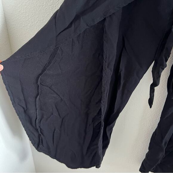 Ava Sky Black Crepe Tie Front Split Leg Pants Aloha Hawaii Boutique Medium - Picture 4 of 5